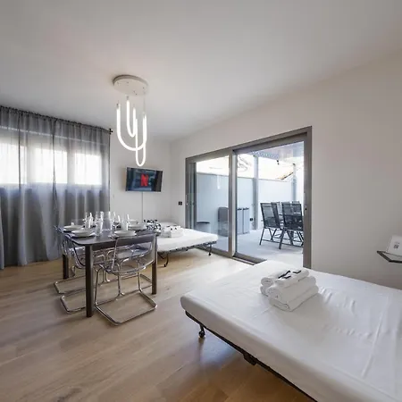 Vallarsa 10 - Int.01 Apartamento *